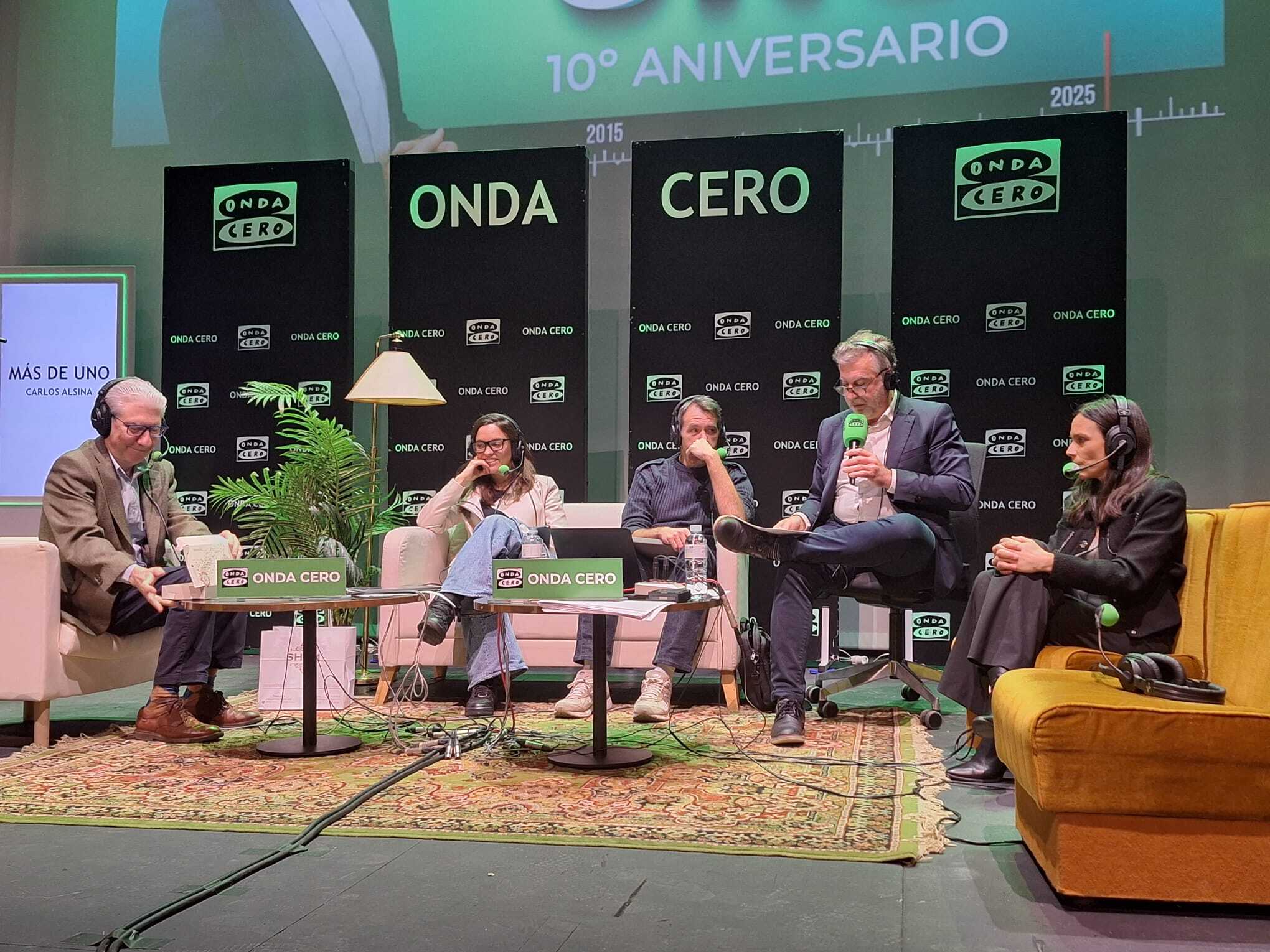 La tertulia de 'Más de Uno' en su décimo aniversario: ¿Conseguirá Pedro Sánchez algún acuerdo en Asia? La tertulia de 'Más de Uno' en su décimo aniversario: ¿Conseguirá Pedro Sánchez algún acuerdo en Asia?