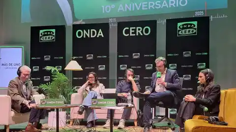 Tertulia en el Especial de "Más de Uno" Tertulia en el Especial de "Más de Uno"