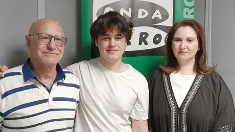 Los vecinos de Camarma de Esteruelas representan este domingo la Pasión Viviente Gumersindo Carmona, Javier Ramírez y Ana Victoria Cruz