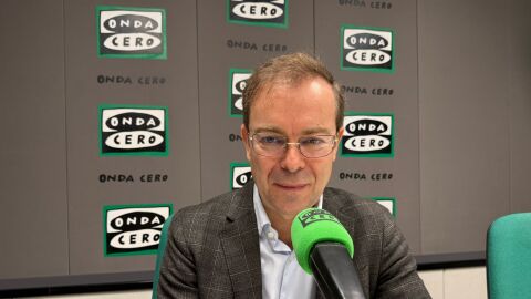 Javier Sierra visita los estudios de Onda Cero Castell&oacute;n. 