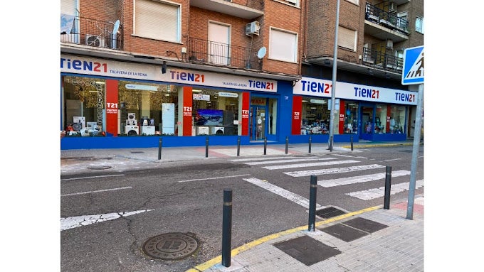 Universo Cecotec llega a Tien21 en Talavera Universo Cecotec llega a Tien21 en Talavera