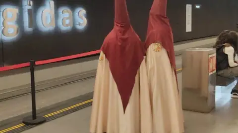 El metro dará servicio ininterrumpido desde el Miércoles Santo hasta el Viernes Santo para facilitar la movilidad durante las procesiones El metro dará servicio ininterrumpido desde el Miércoles Santo hasta el Viernes Santo para facilitar la movilidad durante las procesiones