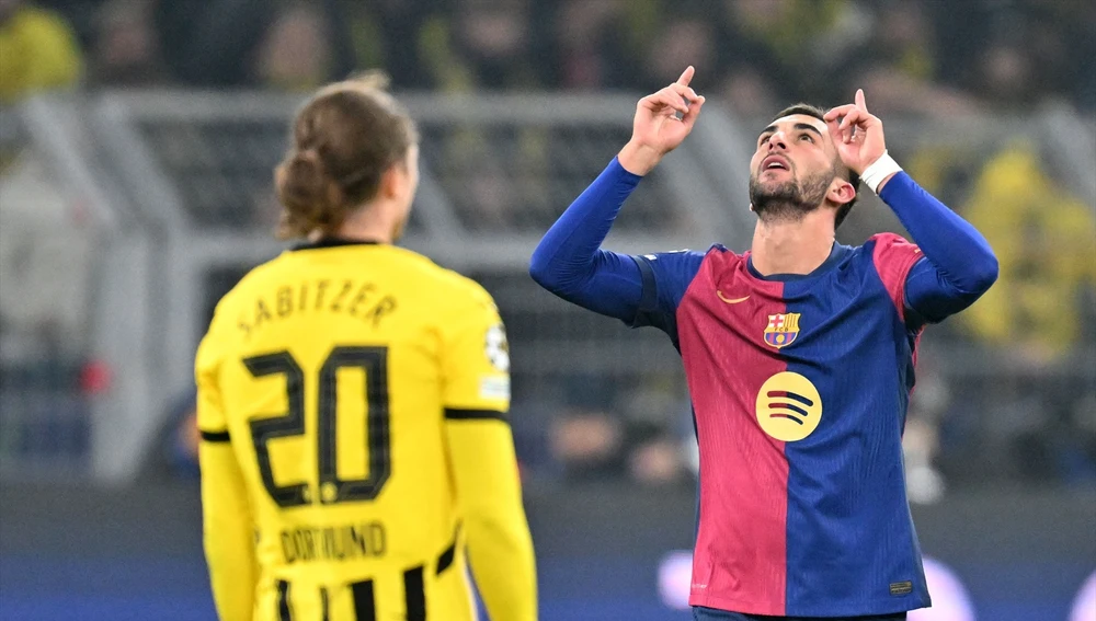 Ferran Torres celebra uno de sus goles ante el Borussia Dortmund Ferran Torres celebra uno de sus goles ante el Borussia Dortmund
