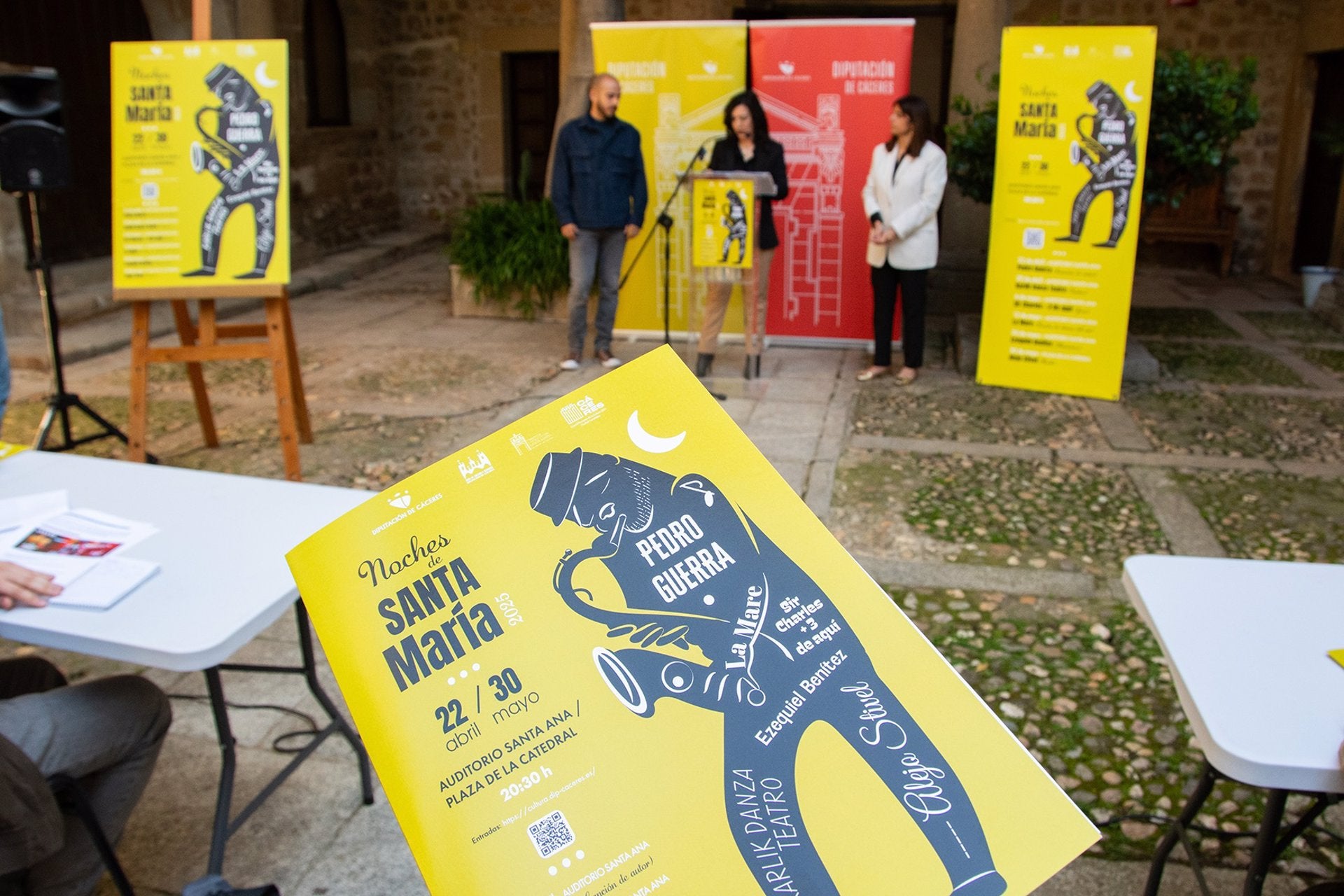 Pedro Guerra, La Mare y Alejo Stivel, en Las Noches de Santa María en Plasencia a partir del 22 de abril Pedro Guerra, La Mare y Alejo Stivel, en Las Noches de Santa María en Plasencia a partir del 22 de abril