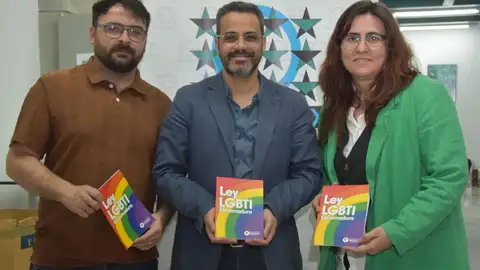 La Federación de Municipios y Provincias de Extremadura traslada a Fundación Triángulo su apoyo a la Ley LGTBI La Federación de Municipios y Provincias de Extremadura traslada a Fundación Triángulo su apoyo a la Ley LGTBI