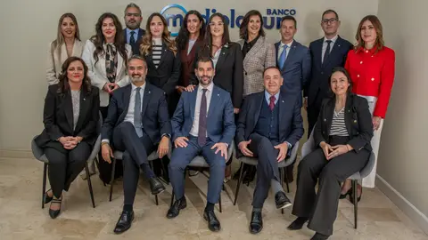 Jaime García, Responsable de Banco Mediolanu y su equipom en Zona Sur Jaime García, Responsable de Banco Mediolanu y su equipom en Zona Sur