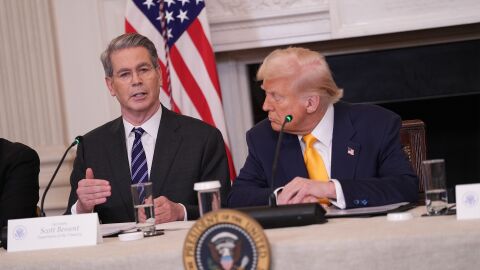 laSexta Noticias 20:00 (09-04-25) Trump paraliza 90 d&iacute;as los aranceles rec&iacute;procos y castiga a China subi&eacute;ndolos al 125%