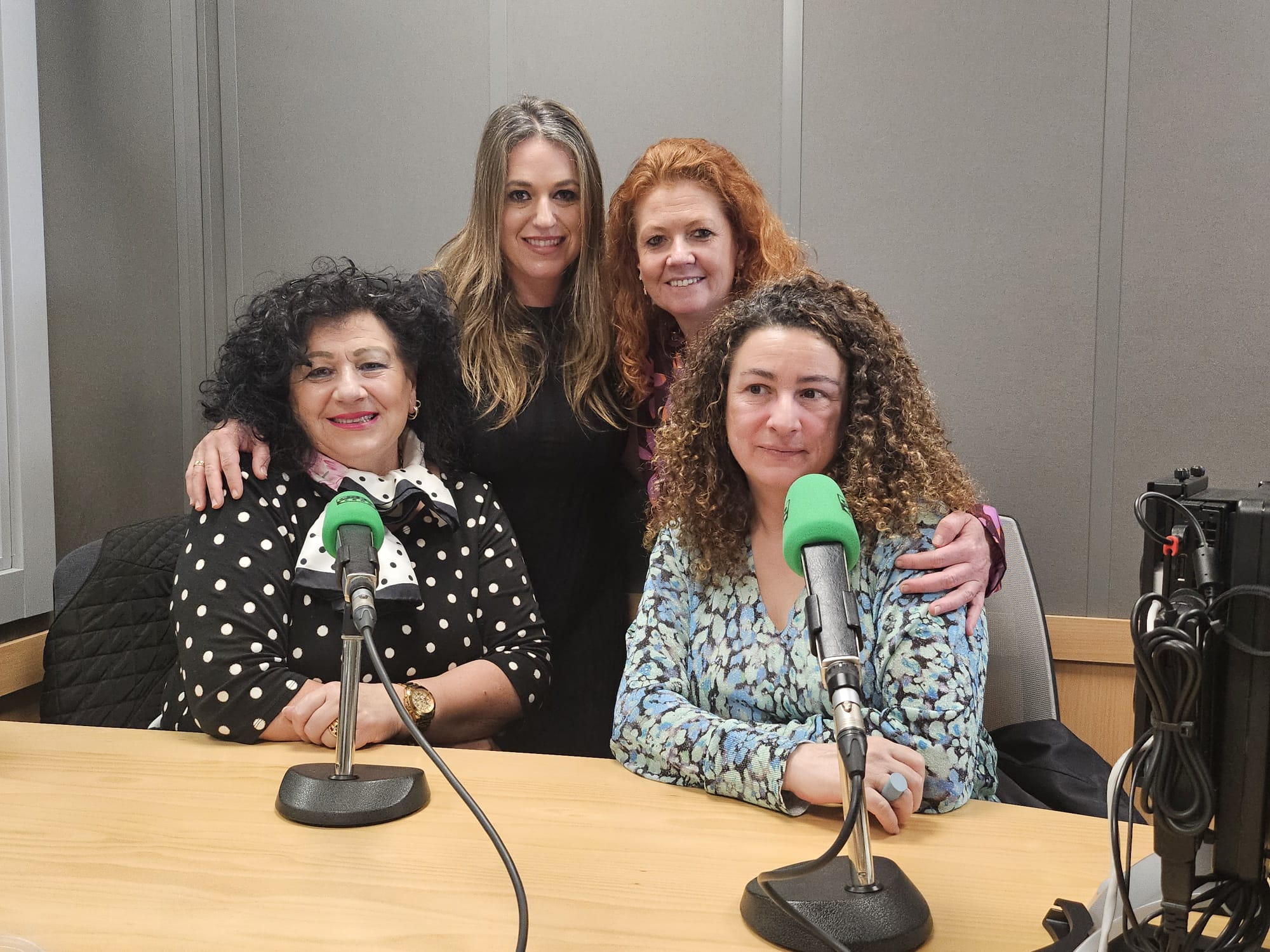 Tertulia con la Asociación Mujeres de Empresa Tertulia con la Asociación Mujeres de Empresa