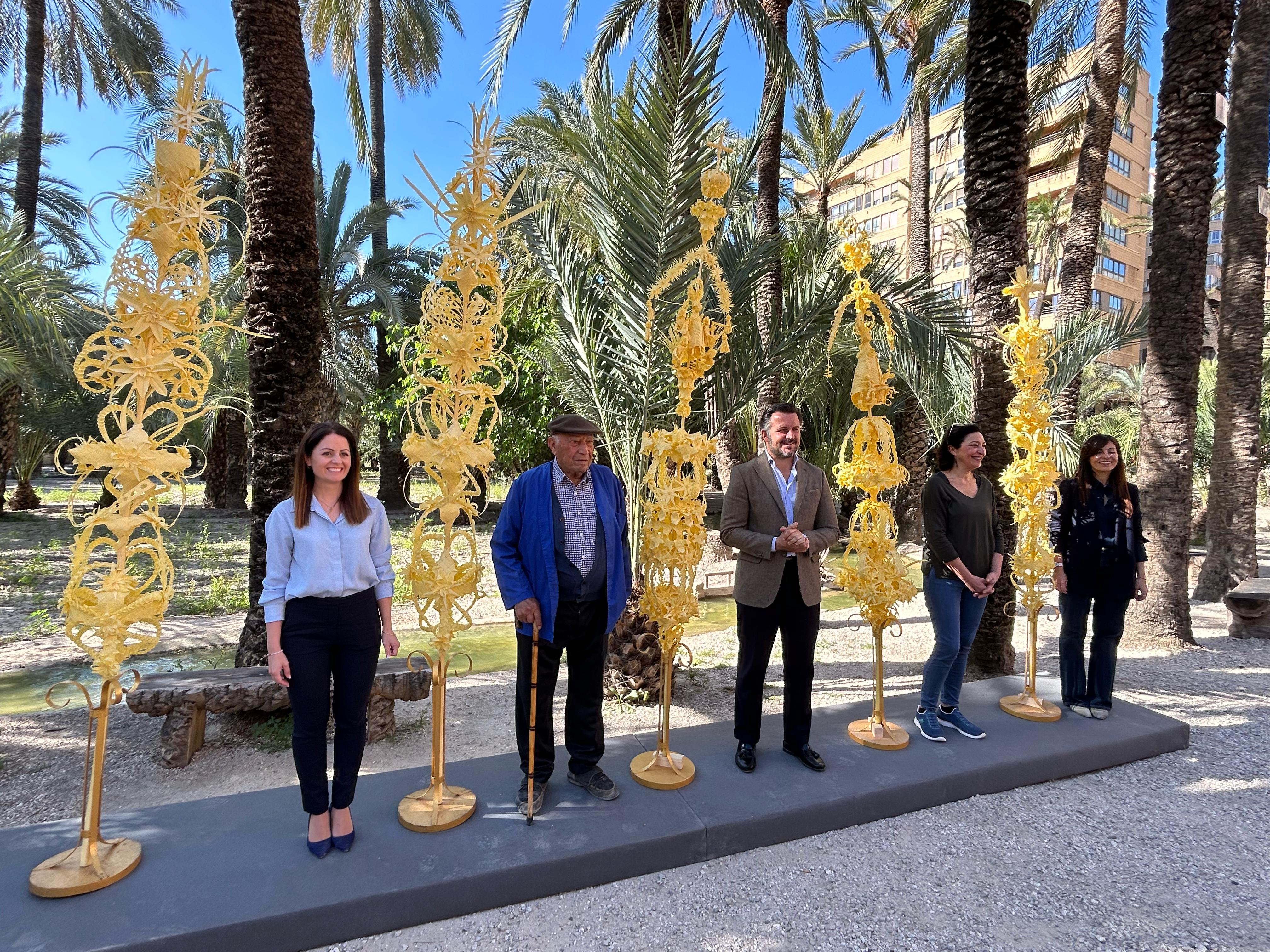 La Virgen de la Asunción, protagonista de las palmas del Papa y la Reina Letizia elaboradas por los artesanos de Elche La Virgen de la Asunción, protagonista de las palmas del Papa y la Reina Letizia elaboradas por los artesanos de Elche
