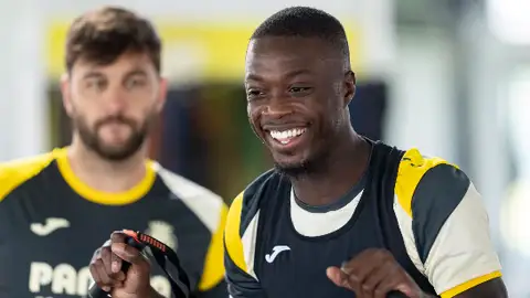El regreso de Pépé alivia la falta de desborde para medirse al Betis El regreso de Pépé alivia la falta de desborde para medirse al Betis