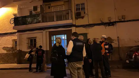 Momento del desalojo de las viviendas en el barrio de San Antón de Elche. Momento del desalojo de las viviendas en el barrio de San Antón de Elche.