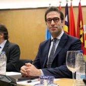 El ministre Cuerpo s'ha reunit amb les comunitats per abordar una resposta unitària davant el aranzels.