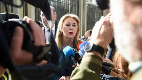 La consejera de Economía, Hacienda y Fondos Europeos y portavoz del Gobierno de Andalucía, Carolina España, atiende a los medios de comunicación a su llegada al 'Consejo Interterritorial de Internacionalización', en el Ministerio de Economía, Comercio La consejera de Economía, Hacienda y Fondos Europeos y portavoz del Gobierno de Andalucía, Carolina España, atiende a los medios de comunicación a su llegada al 'Consejo Interterritorial de Internacionalización', en el Ministerio de Economía, Comercio