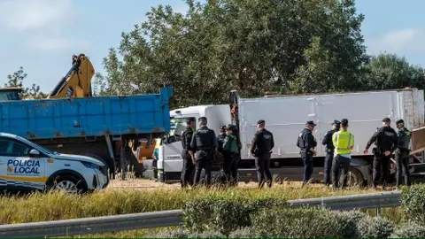 Paralizado el desalojo de Can Rova II tras la suspensión judicial Paralizado el desalojo de Can Rova II tras la suspensión judicial