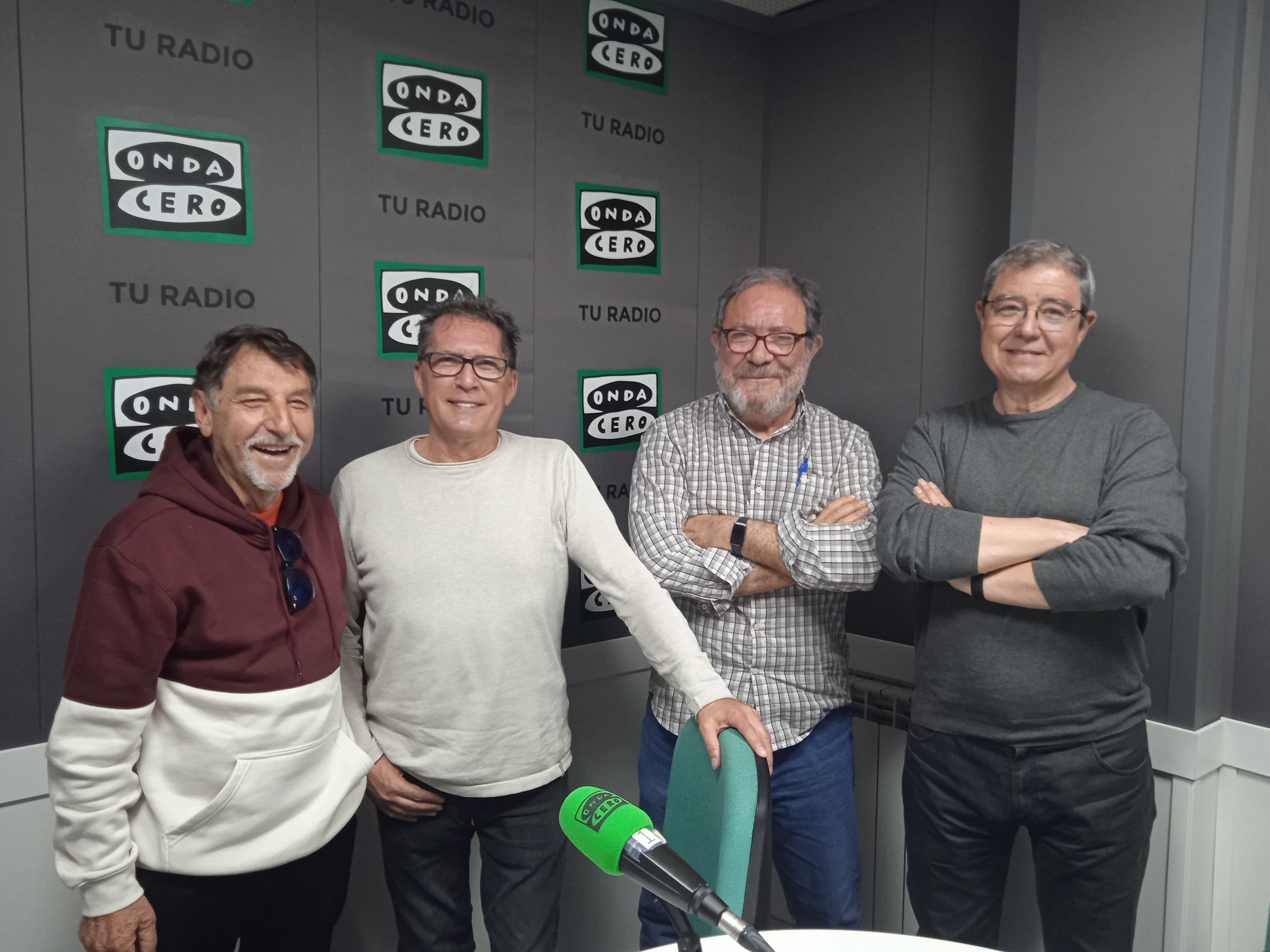 "Ilustrando" la tertulia de Onda Cero Teruel "Ilustrando" la tertulia de Onda Cero Teruel