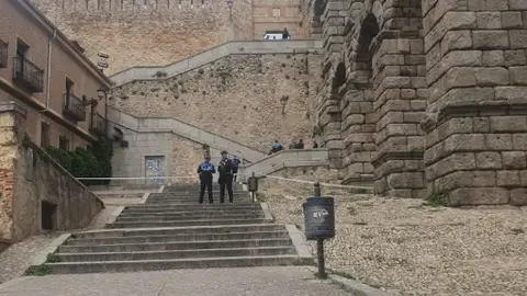 Miembros de la Policía en el lugar de los hechos Miembros de la Policía en el lugar de los hechos