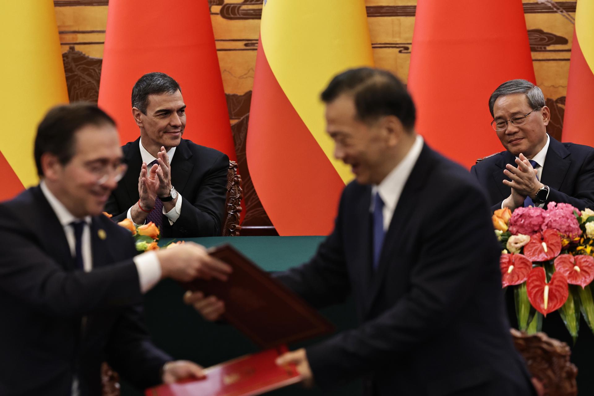 El Gobierno cree que el viaje de Sánchez a China marca identidad propia y descoloca al PP El Gobierno cree que el viaje de Sánchez a China marca identidad propia y descoloca al PP