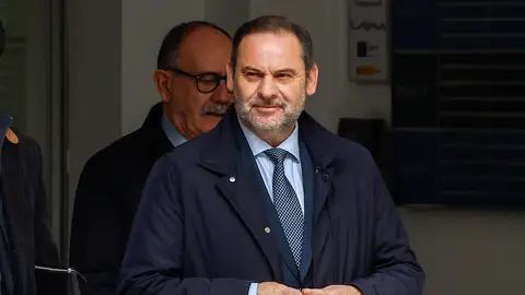 Imagen de archivo del exministro José Luis Ábalos tras salir del Tribunal Supremo. Imagen de archivo del exministro José Luis Ábalos tras salir del Tribunal Supremo.