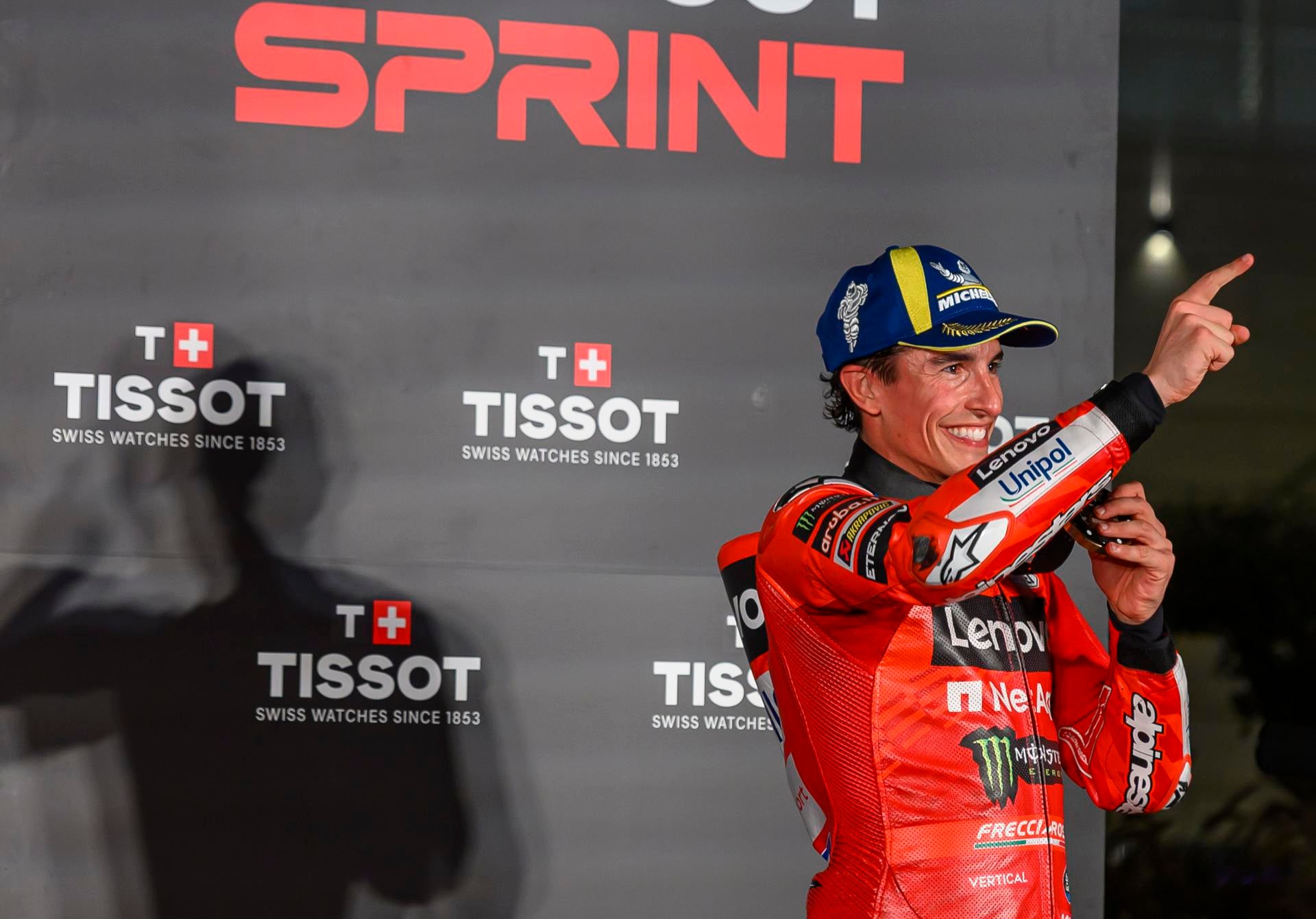 Marc Márquez se impone en la carrera a 'sprint' frente a su hermano y recupera el liderato del mundial Marc Márquez se impone en la carrera a 'sprint' frente a su hermano y recupera el liderato del mundial