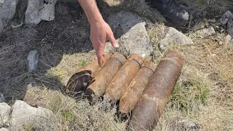 La Guardia Civil destruye cinco proyectiles de la Guerra Civil en una sima de Villafranca del Cid La Guardia Civil destruye cinco proyectiles de la Guerra Civil en una sima de Villafranca del Cid