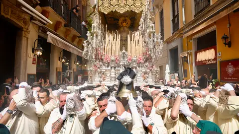 Cuánto pesa un paso de Semana Santa: esto es lo que soportan los costaleros Cuánto pesa un paso de Semana Santa: esto es lo que soportan los costaleros