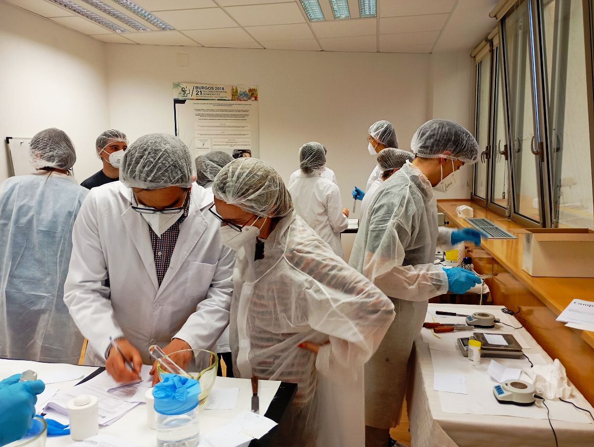 Curso práctico para que los farmacéuticos mejoren las técnicas de formulación magistral Curso práctico para que los farmacéuticos mejoren las técnicas de formulación magistral