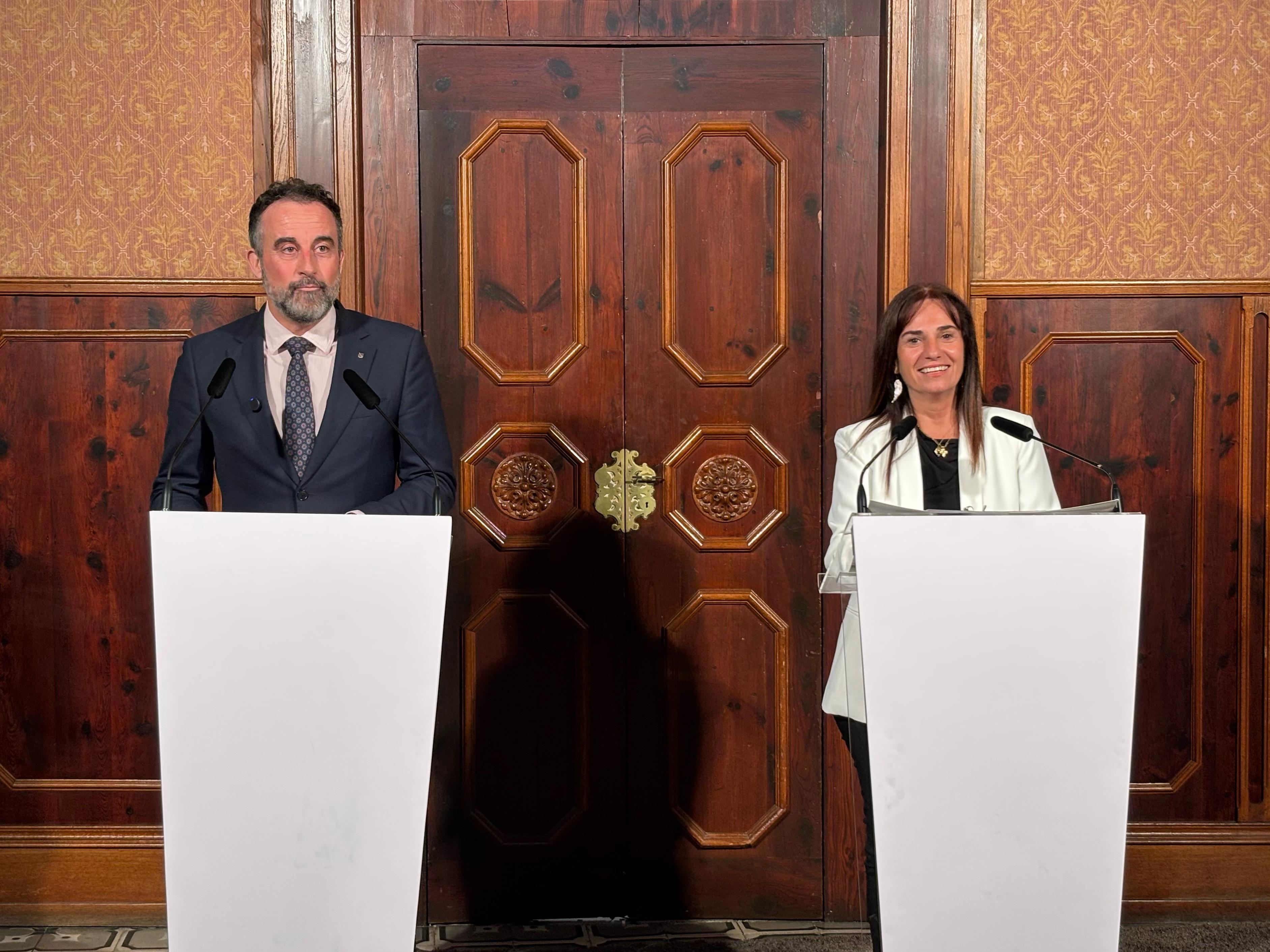 El Govern y Vox sellan un nuevo acuerdo para convalidar el decreto de vivienda, que permitirá construir en rústico El Govern y Vox sellan un nuevo acuerdo para convalidar el decreto de vivienda, que permitirá construir en rústico