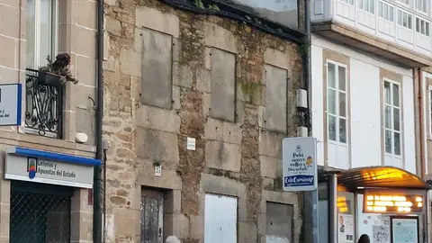 El Concello de Santiago deniega a los propietarios las licencias de rehabilitación de dos de los inmuebles sacados a subasta en marzo El Concello de Santiago deniega a los propietarios las licencias de rehabilitación de dos de los inmuebles sacados a subasta en marzo