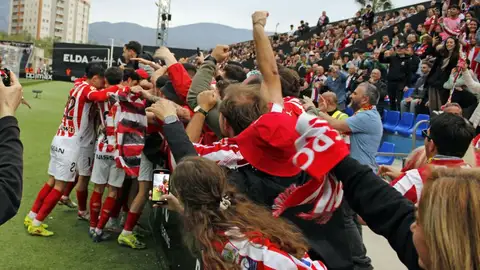 Celebración sportinguista en Elda Celebración sportinguista en Elda