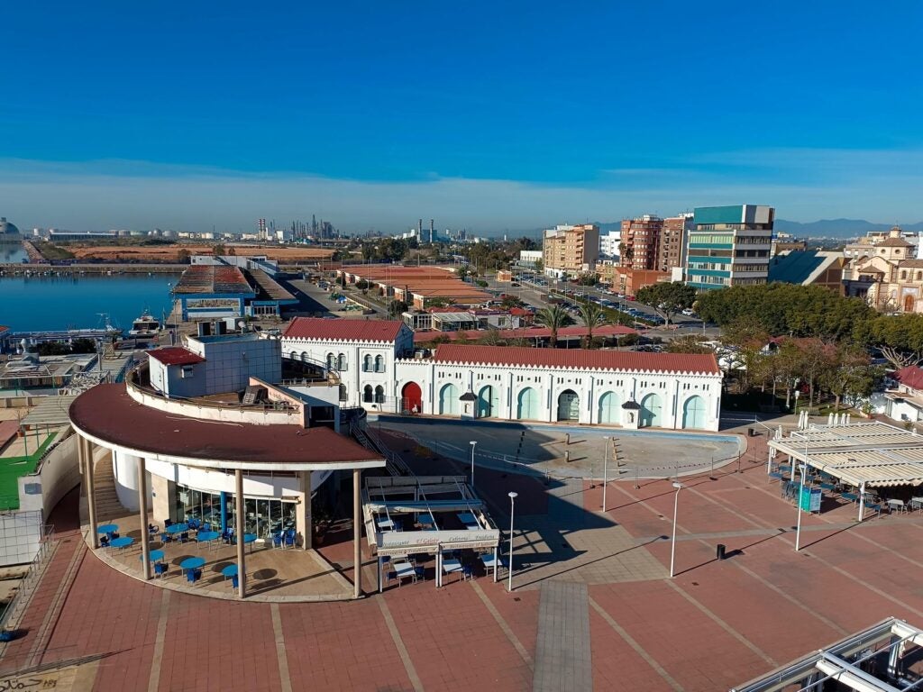 PortCastelló avanza en la remodelación de la fuente del Moruno con la demolición del puente de madera PortCastelló avanza en la remodelación de la fuente del Moruno con la demolición del puente de madera