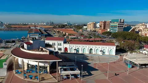 PortCastelló avanza en la remodelación de la fuente del Moruno con la demolición del puente de madera PortCastelló avanza en la remodelación de la fuente del Moruno con la demolición del puente de madera