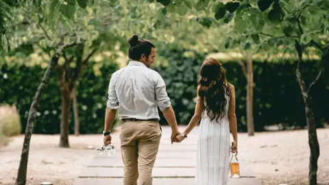 La velocidad a la que anda tu pareja cuando va contigo puede determinar si está o no enamorada de ti