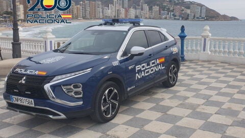 Una investigación de la Policía Nacional de Benidorm culmina con el desmantelamiento de un grupo dedicado a robar mediante "abrazos cariñosos" en toda España Una investigación de la Policía Nacional de Benidorm culmina con el desmantelamiento de un grupo dedicado a robar mediante "abrazos cariñosos" en toda España