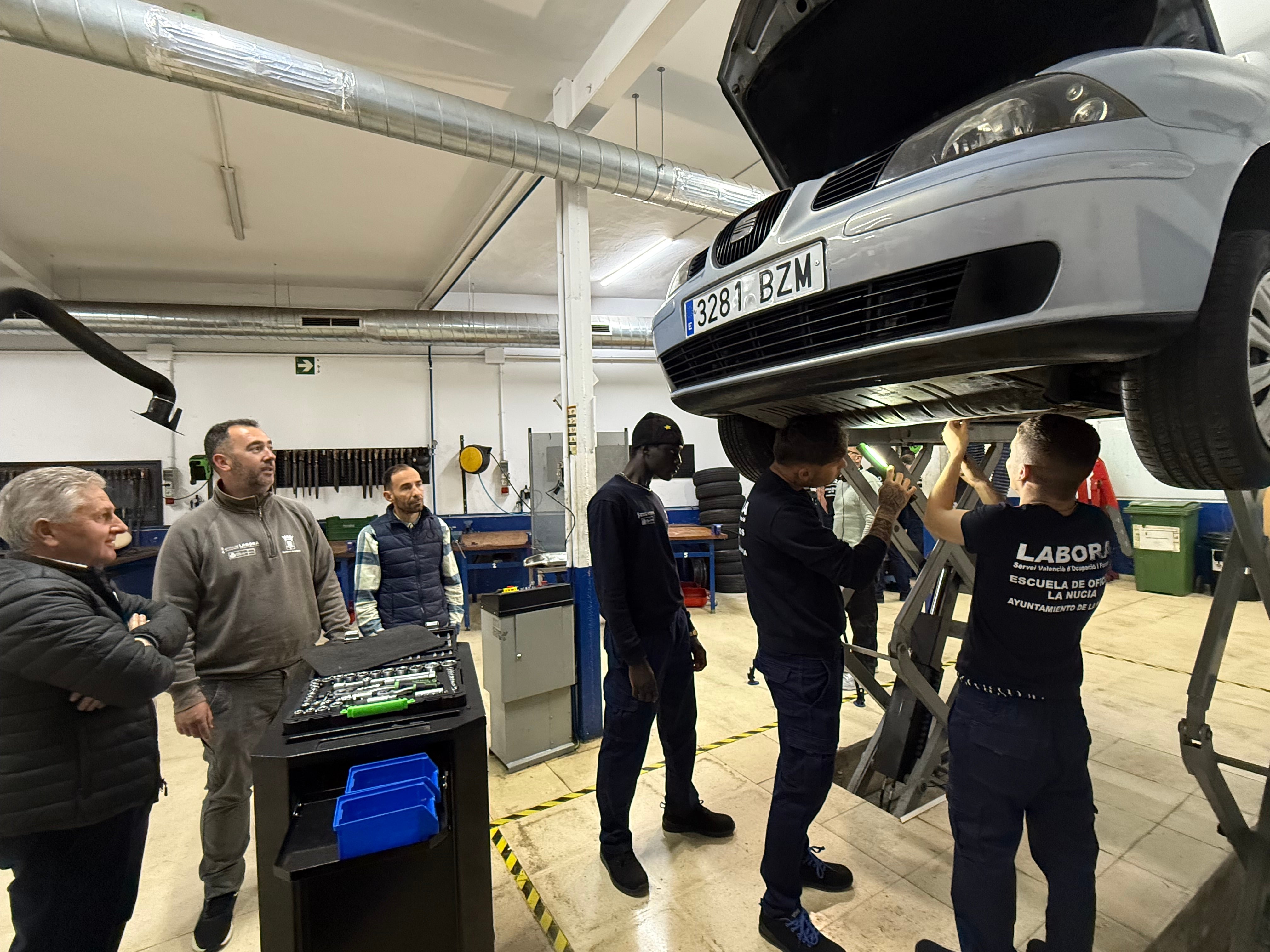 La Escuela de Oficios de La Nucía forma a 15 desempleados en Electromecánica La Escuela de Oficios de La Nucía forma a 15 desempleados en Electromecánica