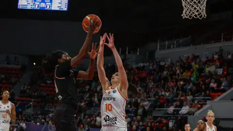 Valencia Basket espera que Leticia Romero, operada de un dedo, llegue a una posible final Valencia Basket espera que Leticia Romero, operada de un dedo, llegue a una posible final