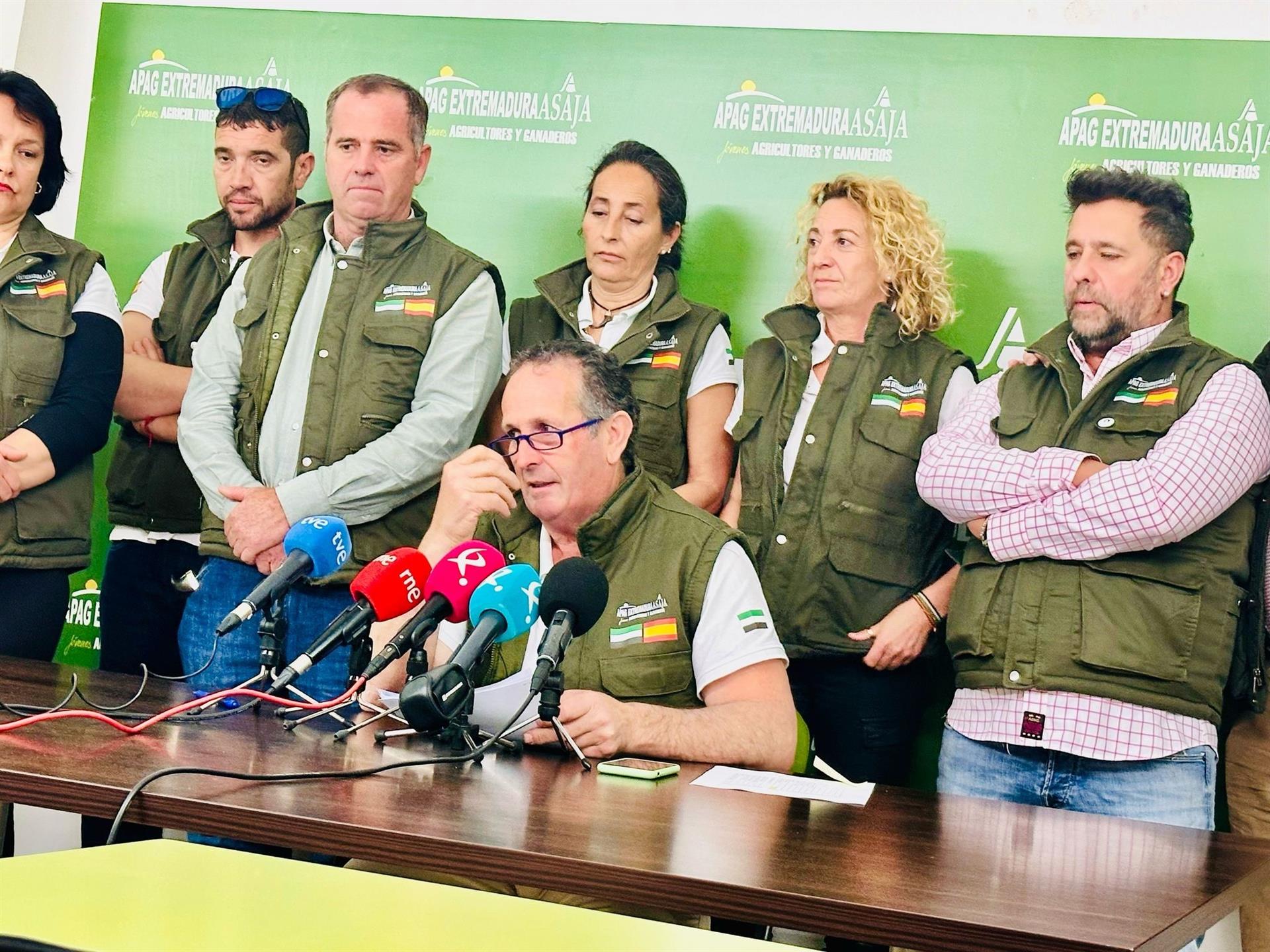 Apag valora la solidaridad recibida durante la tractorada, el apoyo de Vox y lamenta el "portazo" del PP y PSOE en Europa Apag valora la solidaridad recibida durante la tractorada, el apoyo de Vox y lamenta el "portazo" del PP y PSOE en Europa