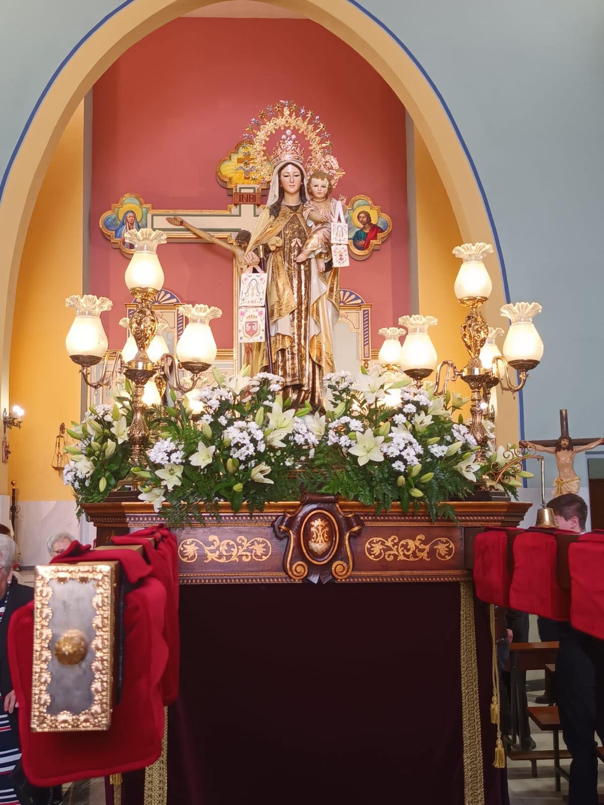 La Semana Santa de Algorfa se conmemora en torno al Cristo local y a la procesión del Encuentro con la patrona La Semana Santa de Algorfa se conmemora en torno al Cristo local y a la procesión del Encuentro con la patrona