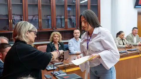 Rosa María Fernández Amador toma posesión como nueva concejal de Vox en Santa Pola Rosa María Fernández Amador toma posesión como nueva concejal de Vox en Santa Pola