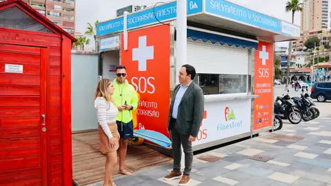 En marcha el servicio de socorrismo en la Cala de Finestrat que estará operativo hasta el 28 de abril En marcha el servicio de socorrismo en la Cala de Finestrat que estará operativo hasta el 28 de abril