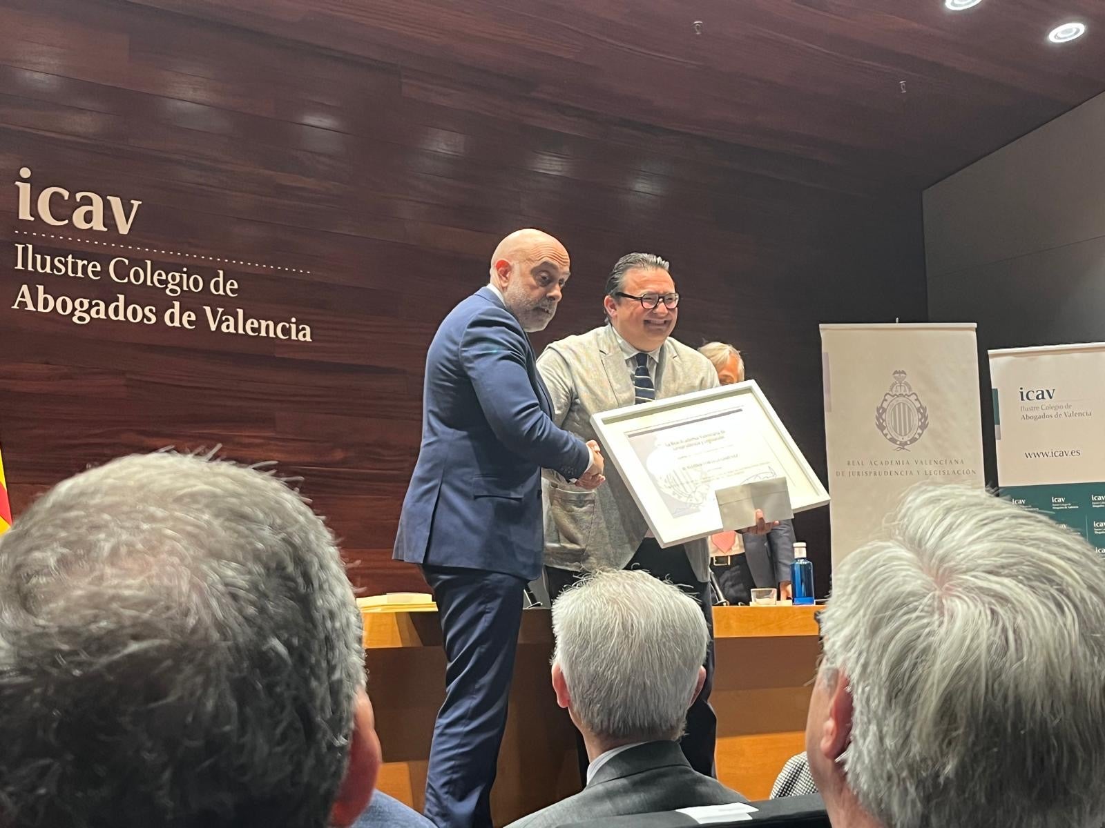 El profesor de la UMH Alfonso Ortega, recibe el Premio de Estudios Jurídicos 2024 El profesor de la UMH Alfonso Ortega, recibe el Premio de Estudios Jurídicos 2024