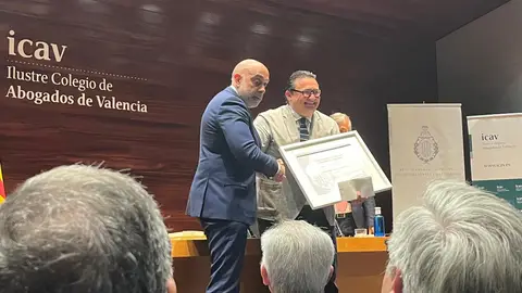El profesor de la UMH Alfonso Ortega, recibe el Premio de Estudios Jurídicos 2024 El profesor de la UMH Alfonso Ortega, recibe el Premio de Estudios Jurídicos 2024