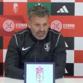 El entrenador del Orihuela hace repaso de la derrota de su equipo en Granada y habla de los reproches de algunos aficionados desplazados hacia sus jugadores