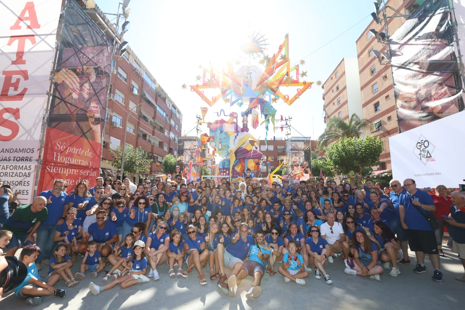 Alicante destina 13.700 € a los premios de hogueras, portadas de barracas, calles adornadas y desfiles Alicante destina 13.700 € a los premios de hogueras, portadas de barracas, calles adornadas y desfiles