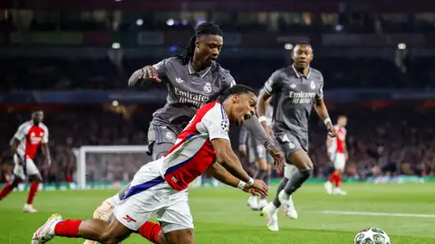 Por qué no juega Camavinga la vuelta contra el Arsenal de Champions Edudardo Camavinga durante una disputa de balón con Timber