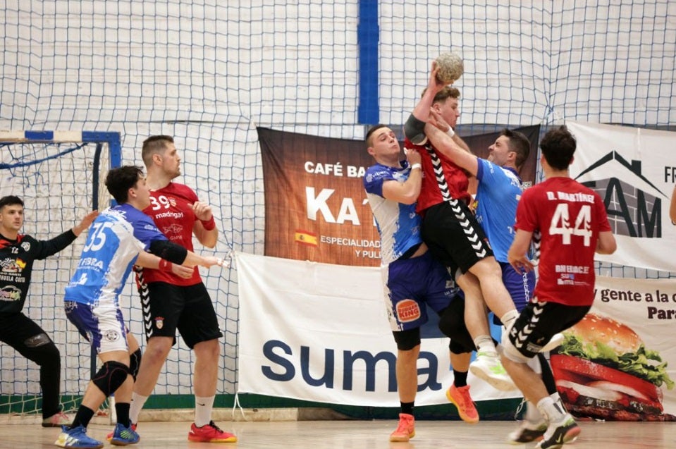 El Balonmano Mare Nostrum Torrevieja sale del descenso tras vencer al Elda 29-26 en Primera Nacional El Balonmano Mare Nostrum Torrevieja sale del descenso tras vencer al Elda 29-26 en Primera Nacional