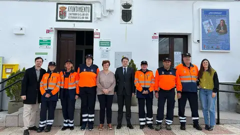 La Consejería de Presidencia, Interior y Diálogo Social entrega material y vestuario a la agrupación de Protección Civil en Maguilla La Consejería de Presidencia, Interior y Diálogo Social entrega material y vestuario a la agrupación de Protección Civil en Maguilla