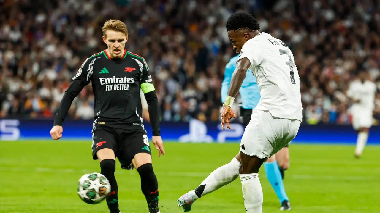 Vinicius en una jugada ante el Arsenal Vinicius en una jugada ante el Arsenal