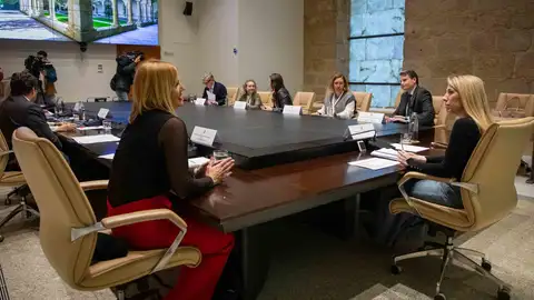 La Junta abonará en abril el primero de los tres pagos a los empleados públicos extremeños de la subida del 2% de 2020 La Junta abonará en abril el primero de los tres pagos a los empleados públicos extremeños de la subida del 2% de 2020