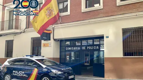 Fachada de una comisaria de policía Fachada de una comisaria de policía