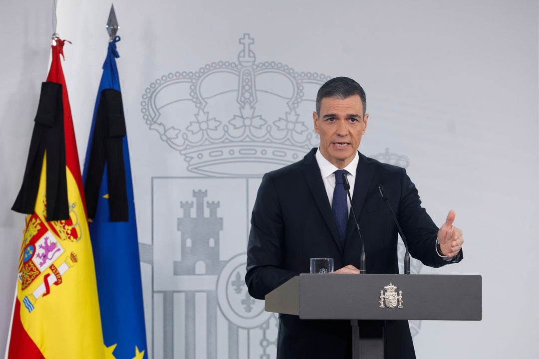 Sánchez anuncia su plan de rearme en el primer día de luto oficial por la muerte del papa Francisco: "Honraremos su figura" Sánchez anuncia su plan de rearme en el primer día de luto oficial por la muerte del papa Francisco: "Honraremos su figura"